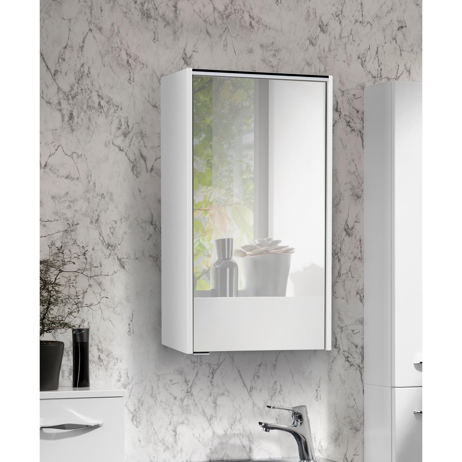 Fackelmann weißer Spiegelschrank mit LED MM-ComSale & Beleuchtung | Steckdose